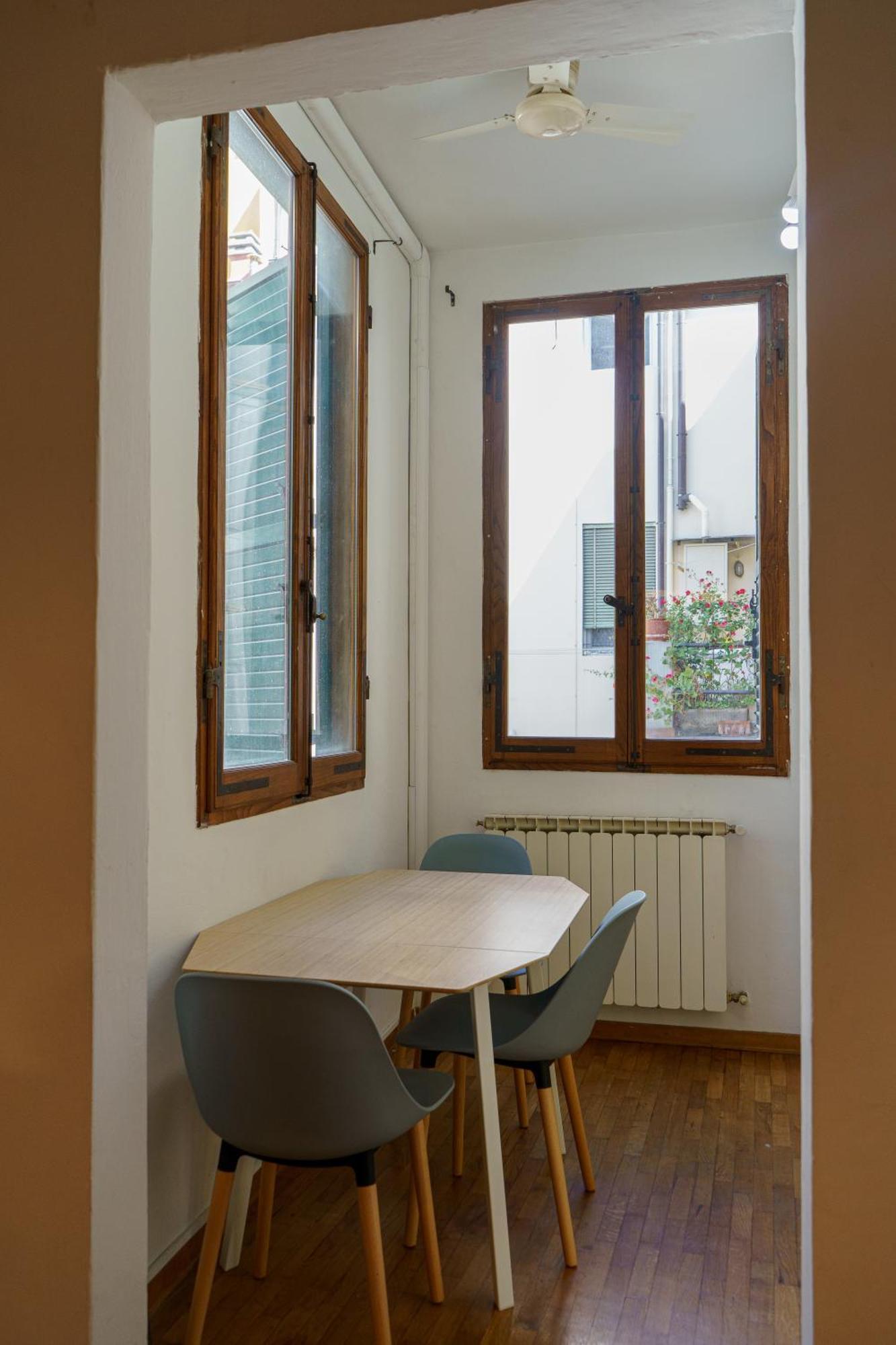 Central 1 Bedroom Apartment In The City Center Флоренция Екстериор снимка